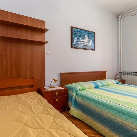 In Vrvari With One-bedroom 3 Apartment *