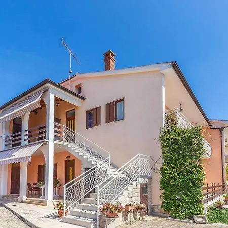 Lejlighed In Vrvari With One-bedroom 3 Poreč