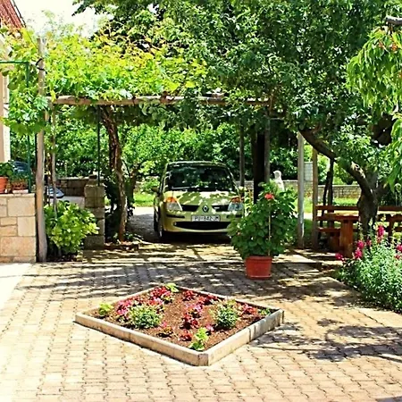Lejlighed In Vrvari With One-bedroom 3 Poreč