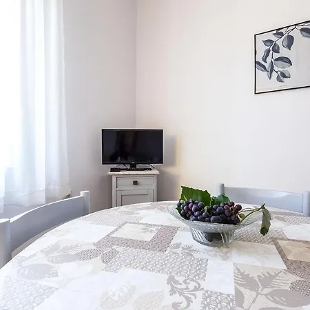 In Vrvari With One-bedroom 3 Apartment *