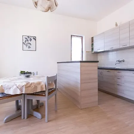 In Vrvari With One-bedroom 3 *